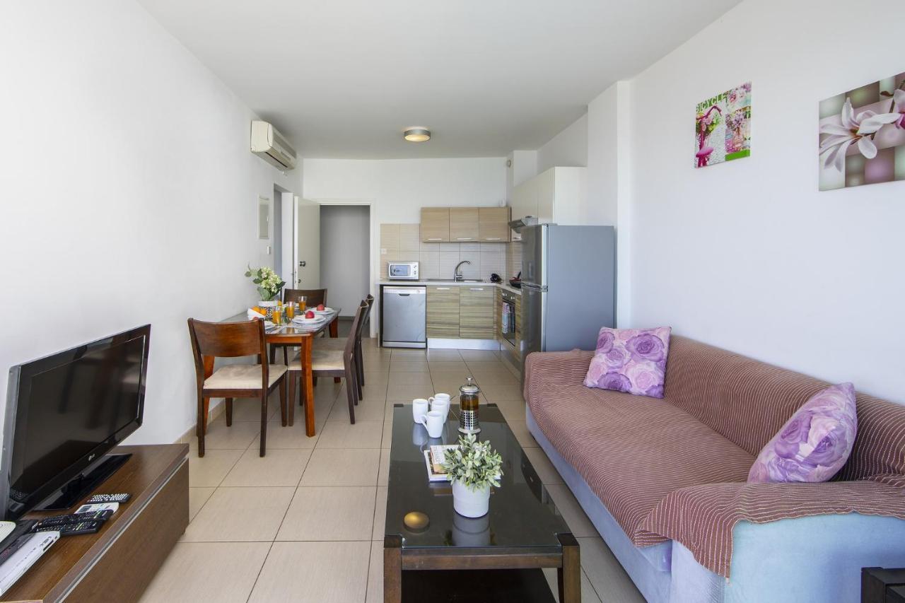 Coralli A 305 Protaras Exteriör bild